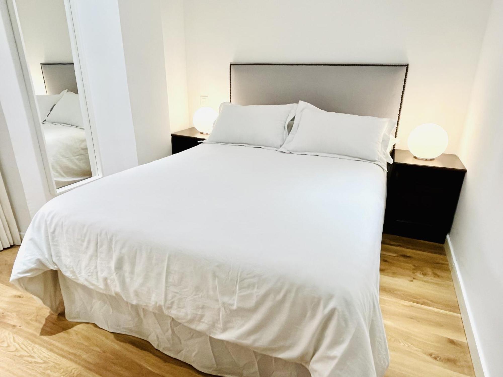 Dplace To Be - Exclusive Apartments In Historic Center Madrid Værelse billede