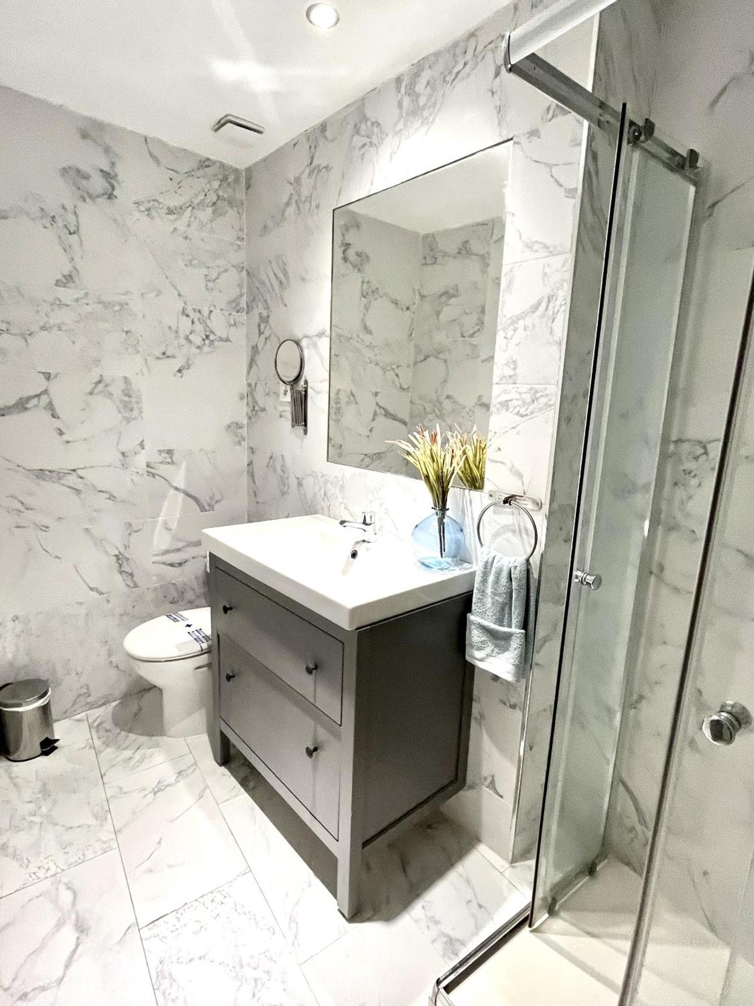 Dplace To Be - Exclusive Apartments In Historic Center Madrid Værelse billede